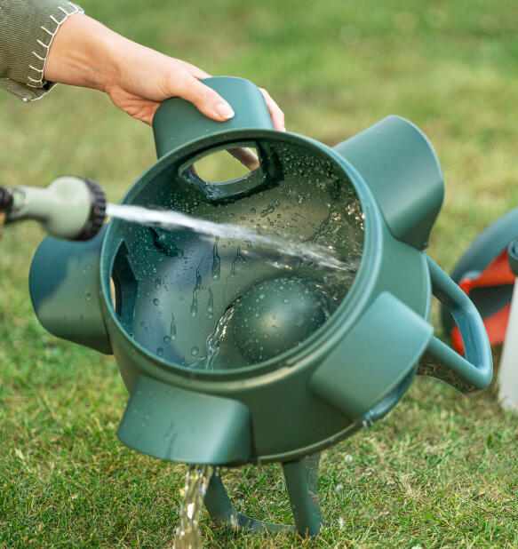 easy to come apart and clean no waste chicken feeder