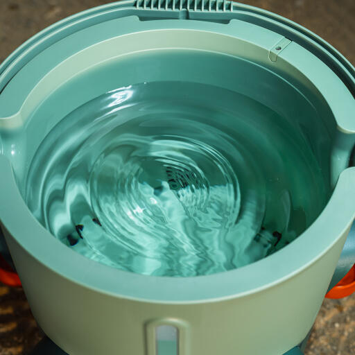 insulated chicken waterer that keeps water clean